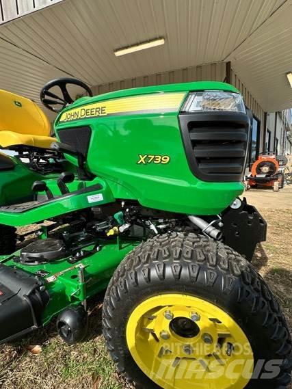 John Deere X739 Taajamatraktorit