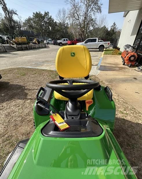 John Deere X739 Taajamatraktorit