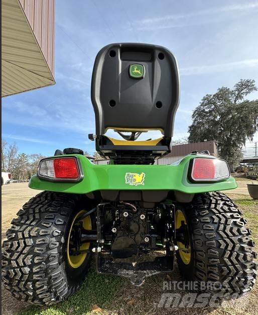 John Deere X739 Taajamatraktorit