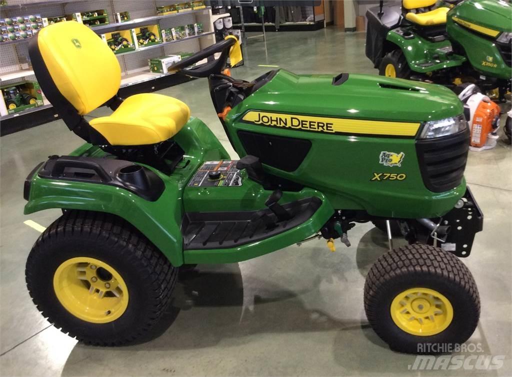 John Deere X750 Taajamatraktorit