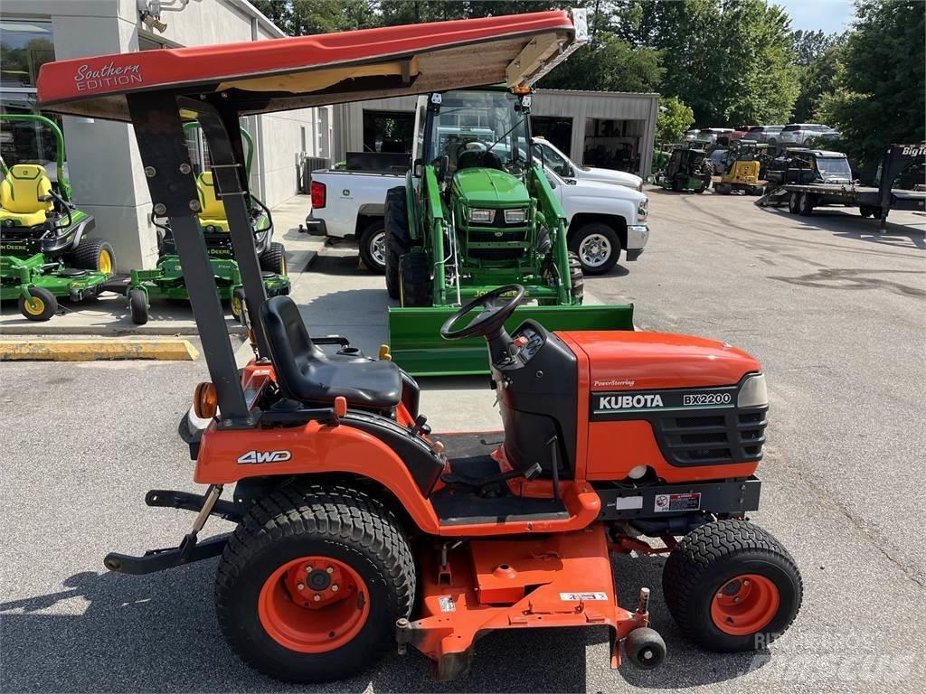 Kubota BX2200 Taajamatraktorit