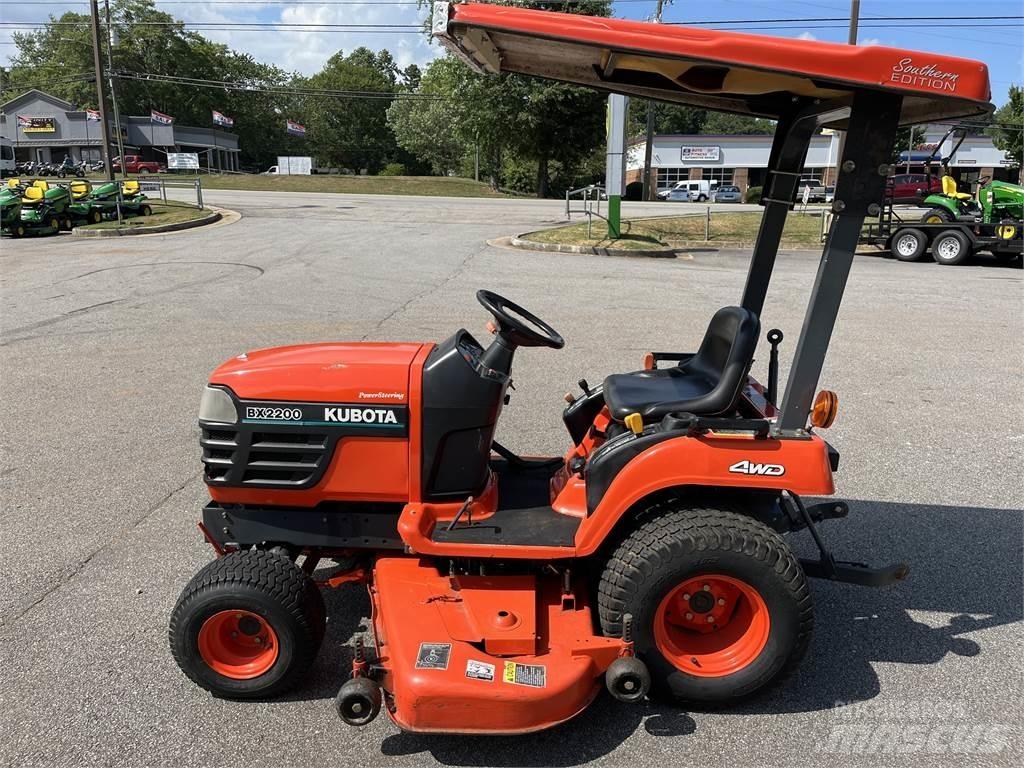 Kubota BX2200 Taajamatraktorit
