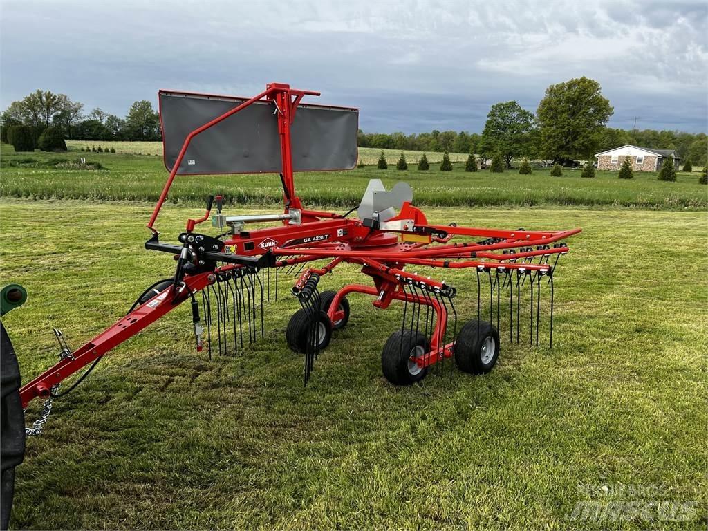 Kuhn GA4231T Pöyhimet ja haravat