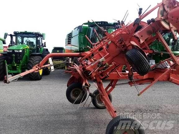 Kuhn GF 7702 Pöyhimet ja haravat