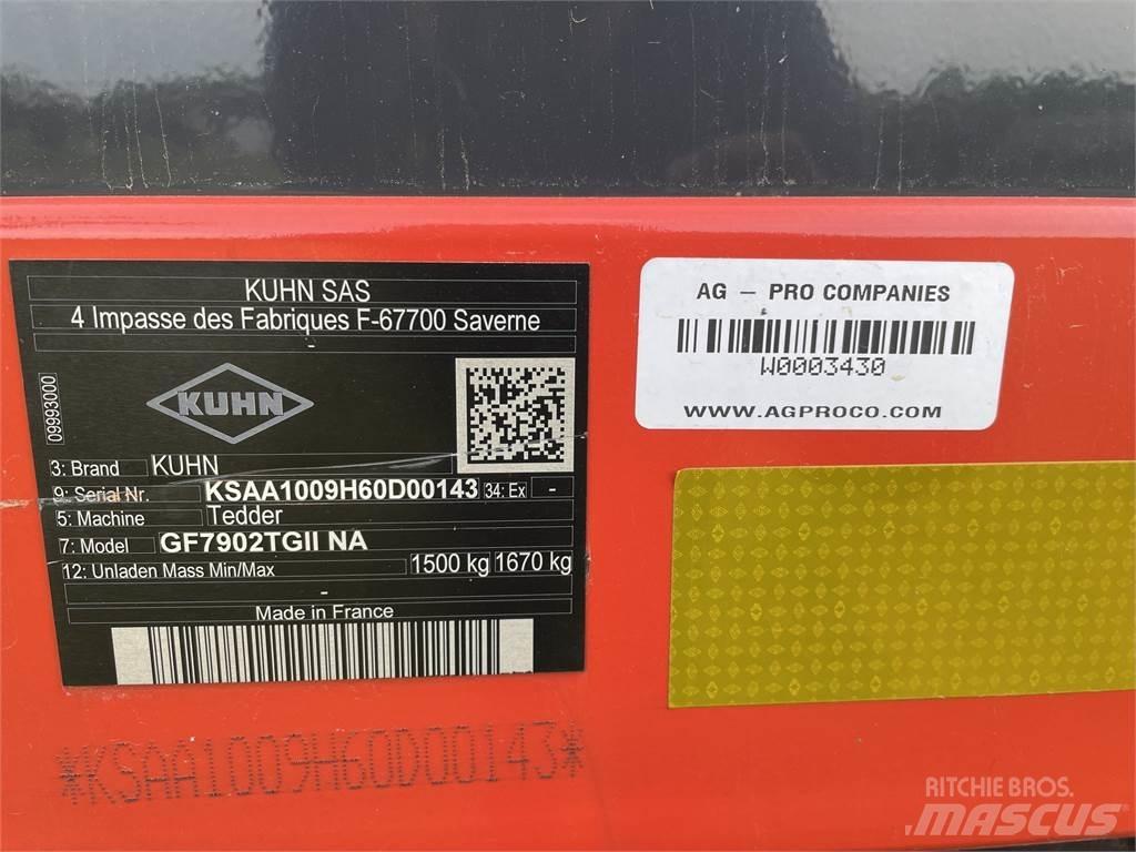 Kuhn GF7902 Pöyhimet ja haravat