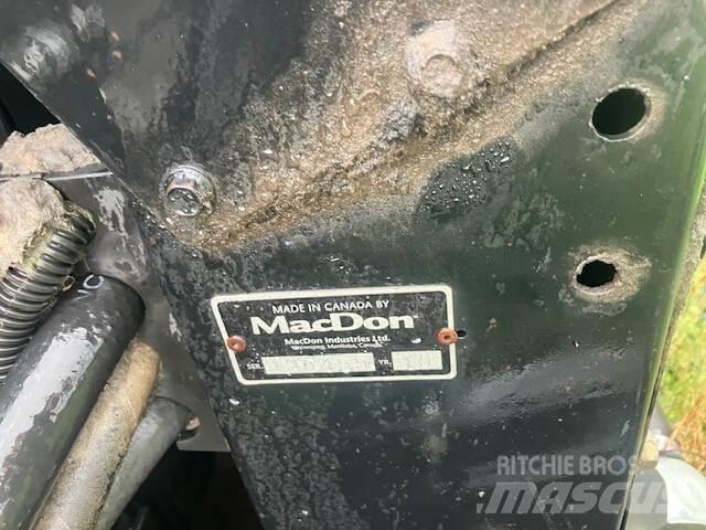 MacDon FD70 Lisävarusteet ja komponentit