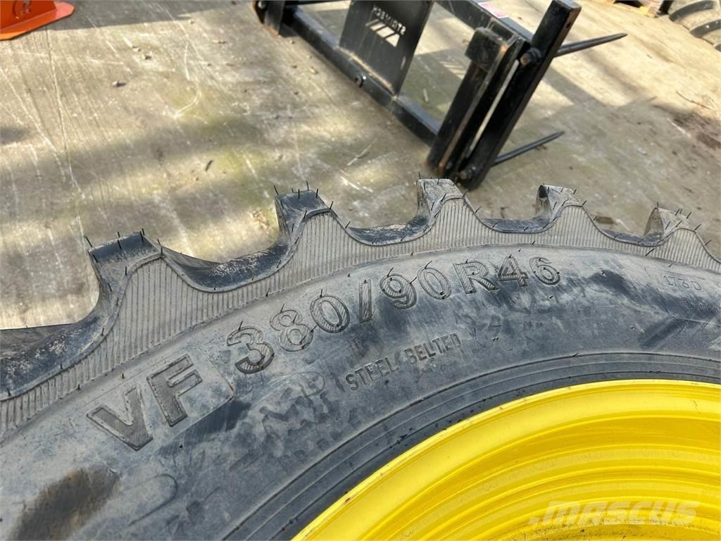  Row Crop Tyres Renkaat ja vanteet