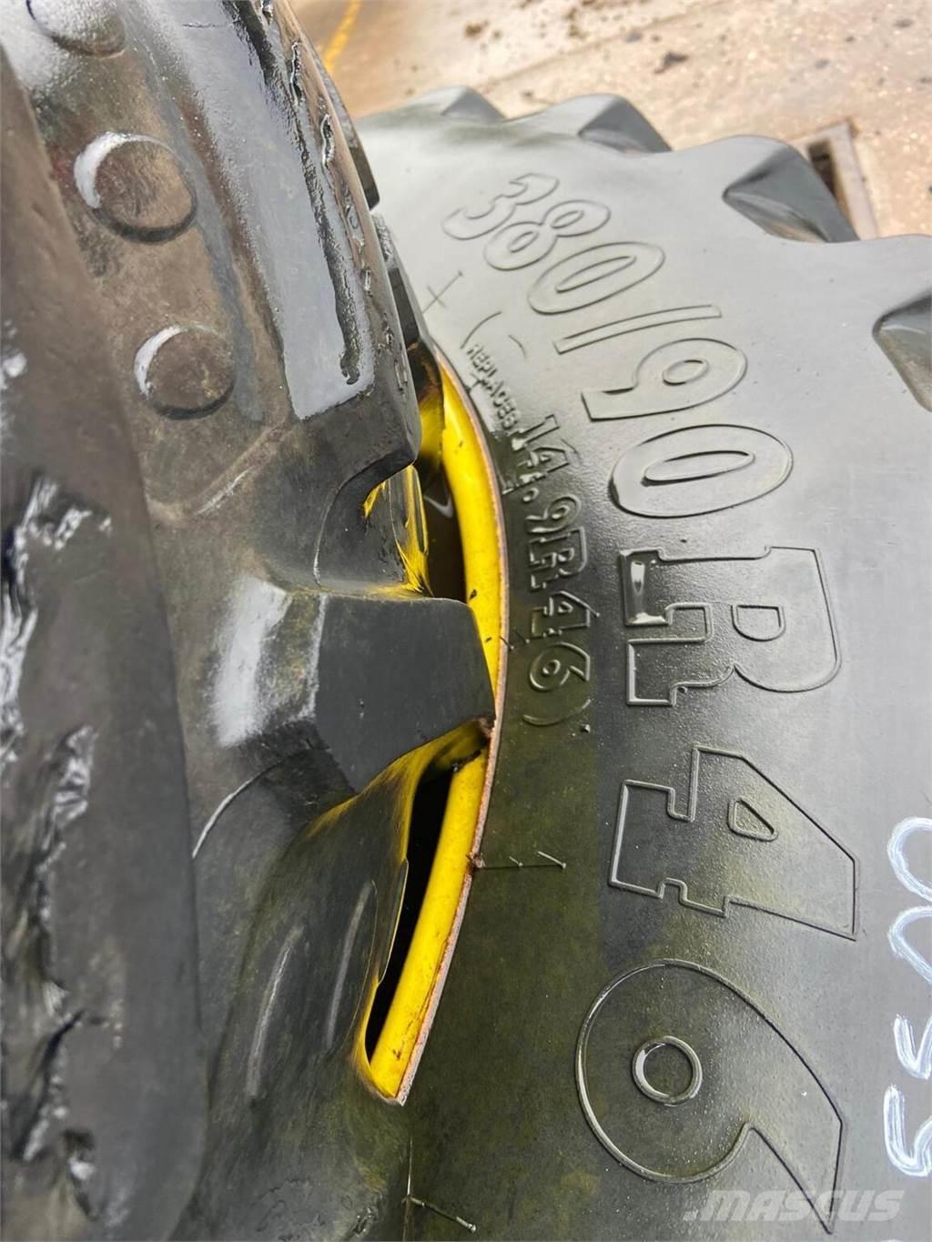  Row Crop Wheels Renkaat ja vanteet
