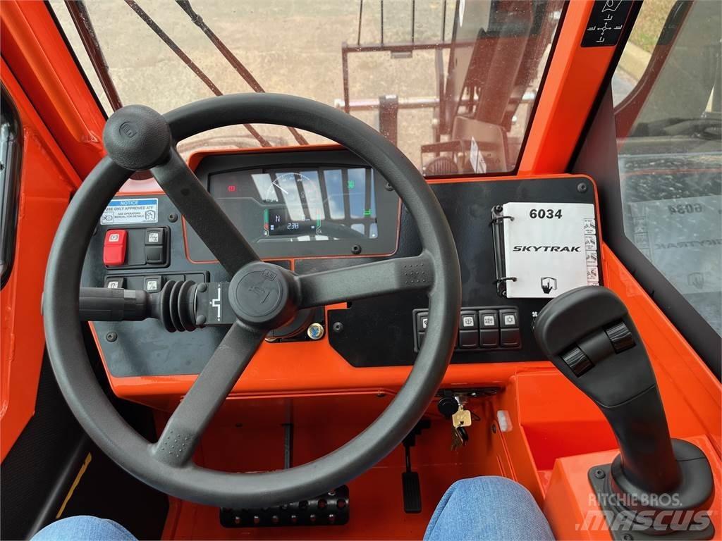 SkyTrak 6034 Kurottajat