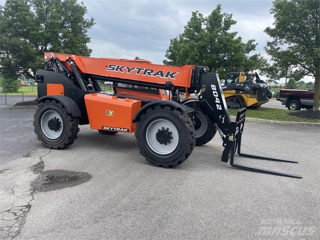 SkyTrak 8042 Kurottajat