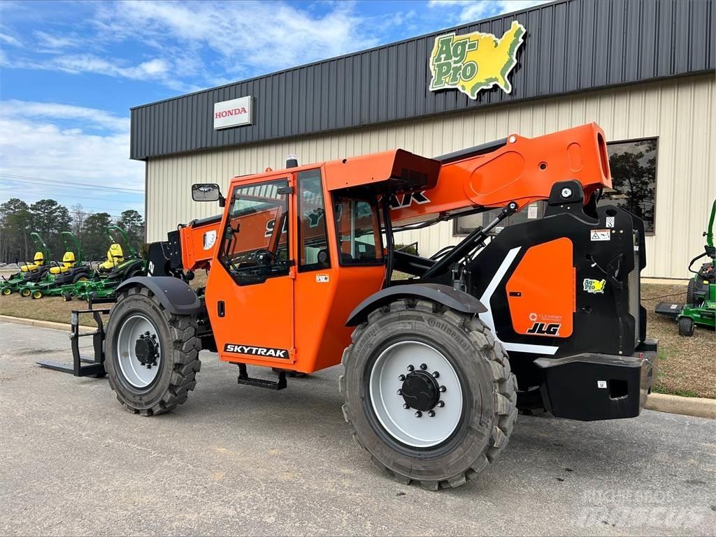 SkyTrak 8042 Kurottajat