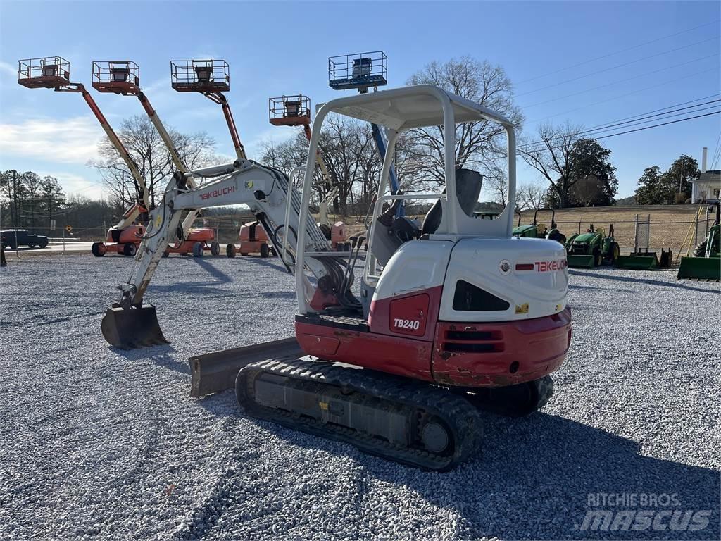 Takeuchi TB240 Minikaivukoneet < 7t