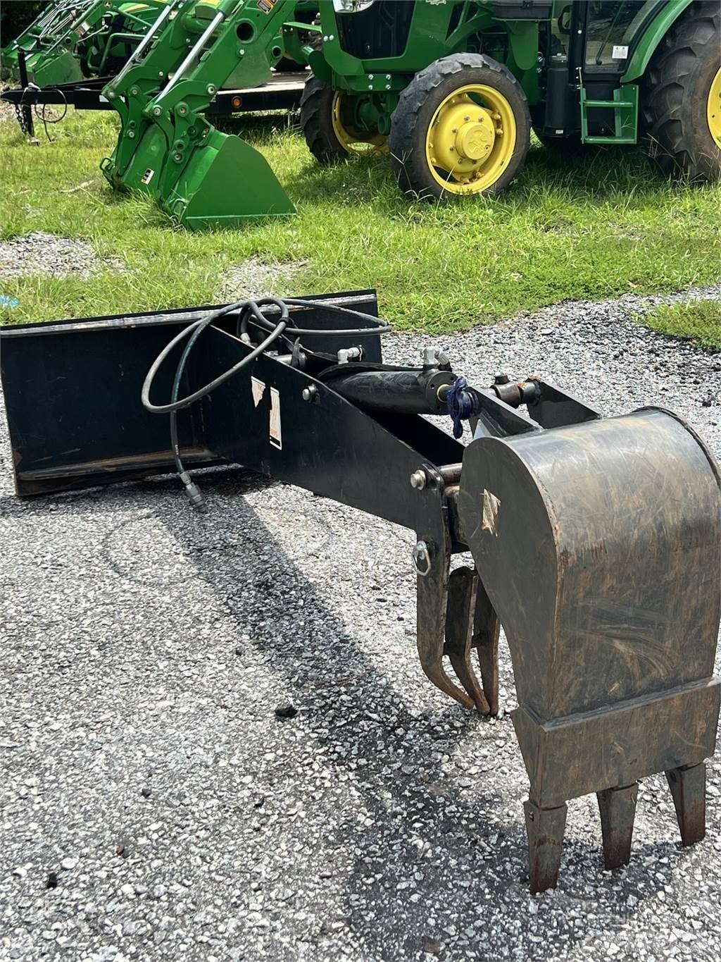 Tiger Backhoe Muut koneet