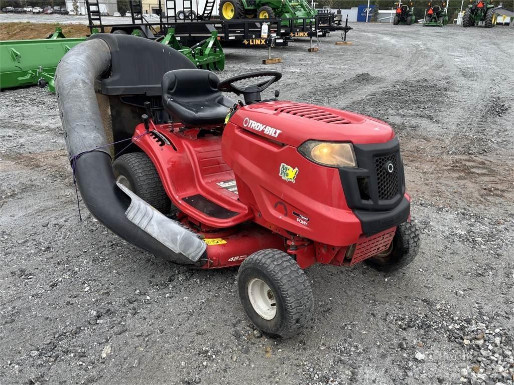 Troy-Bilt Pony Päältäajettavat ruohonleikkurit