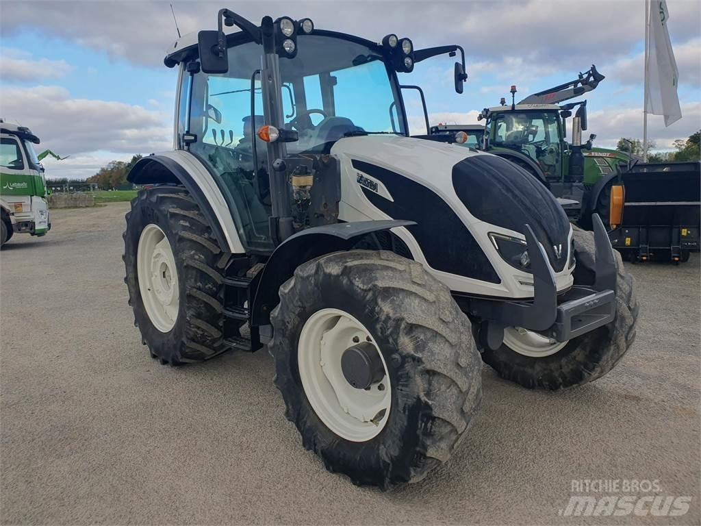 Valtra A104 Traktorit