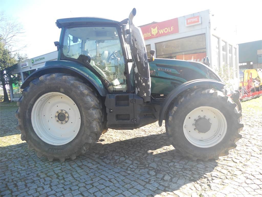 Valtra T174 Traktorit
