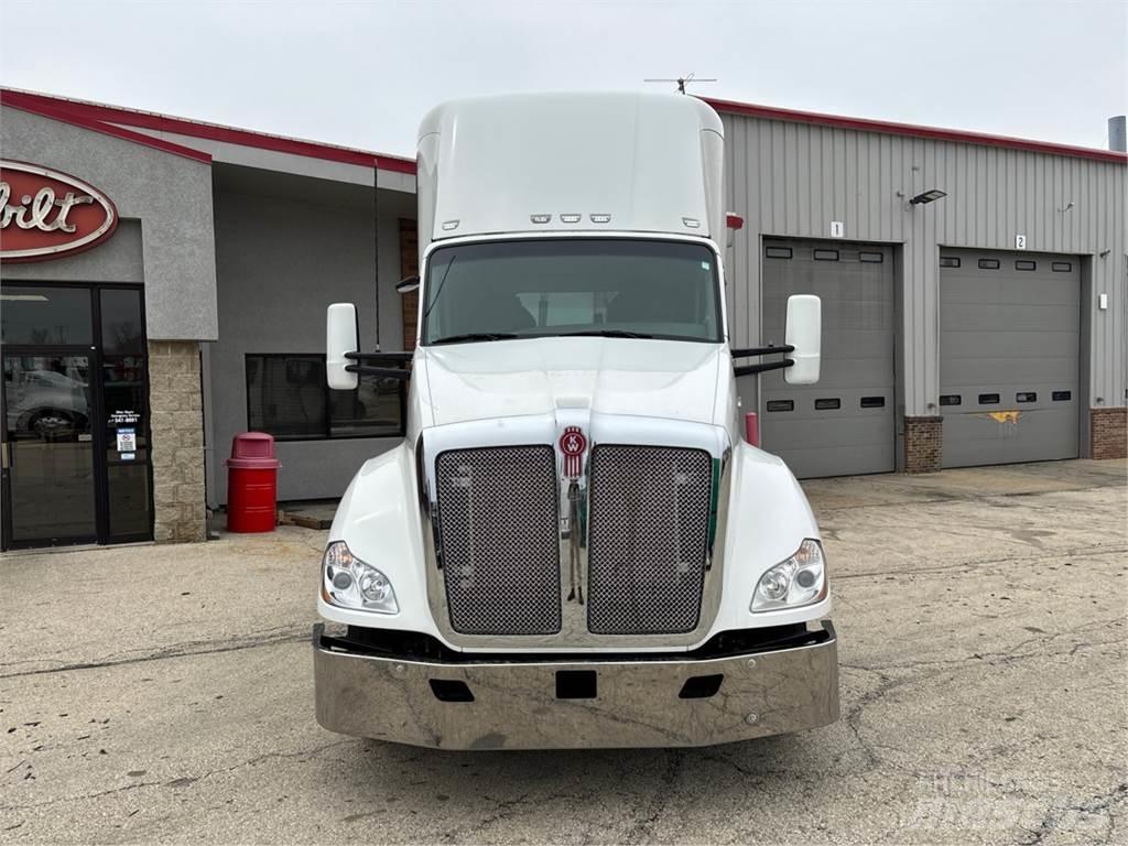 Kenworth T680 Vetopöytäautot