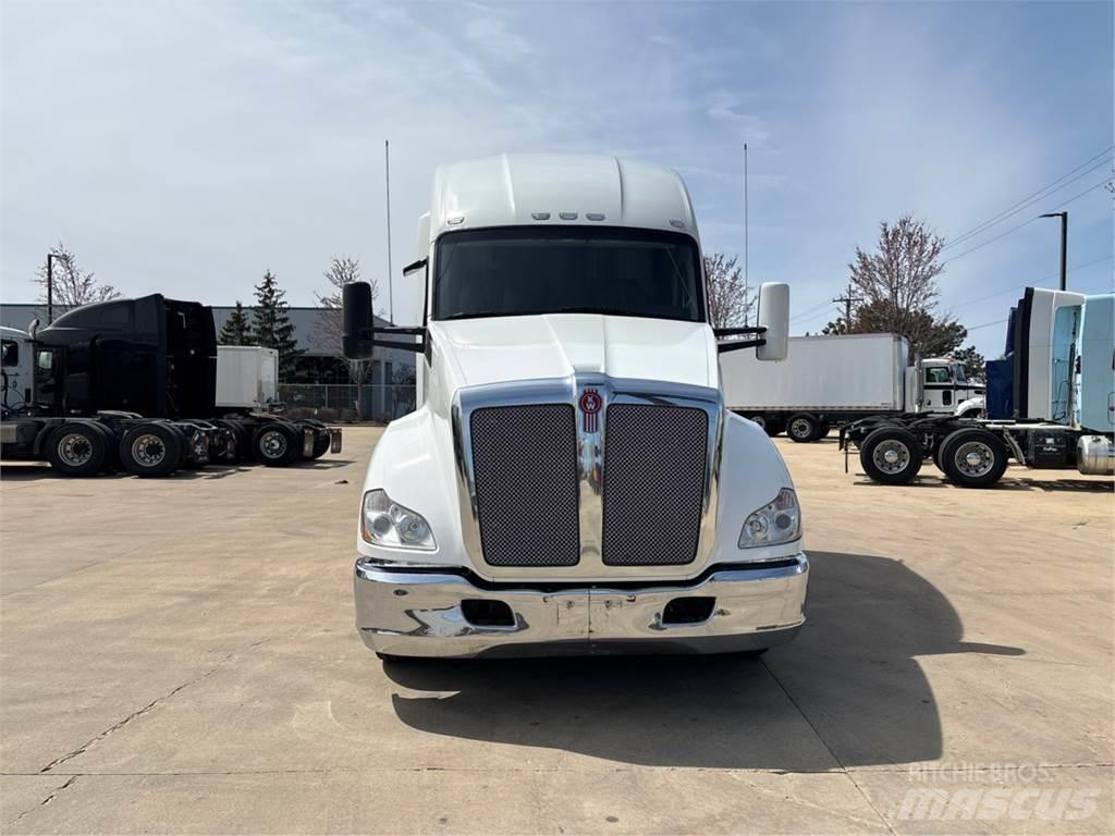 Kenworth T680 Vetopöytäautot