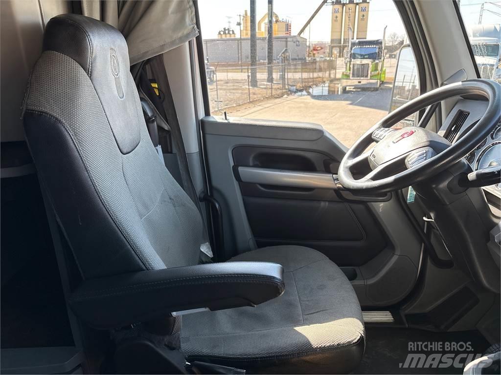 Kenworth T680 Vetopöytäautot