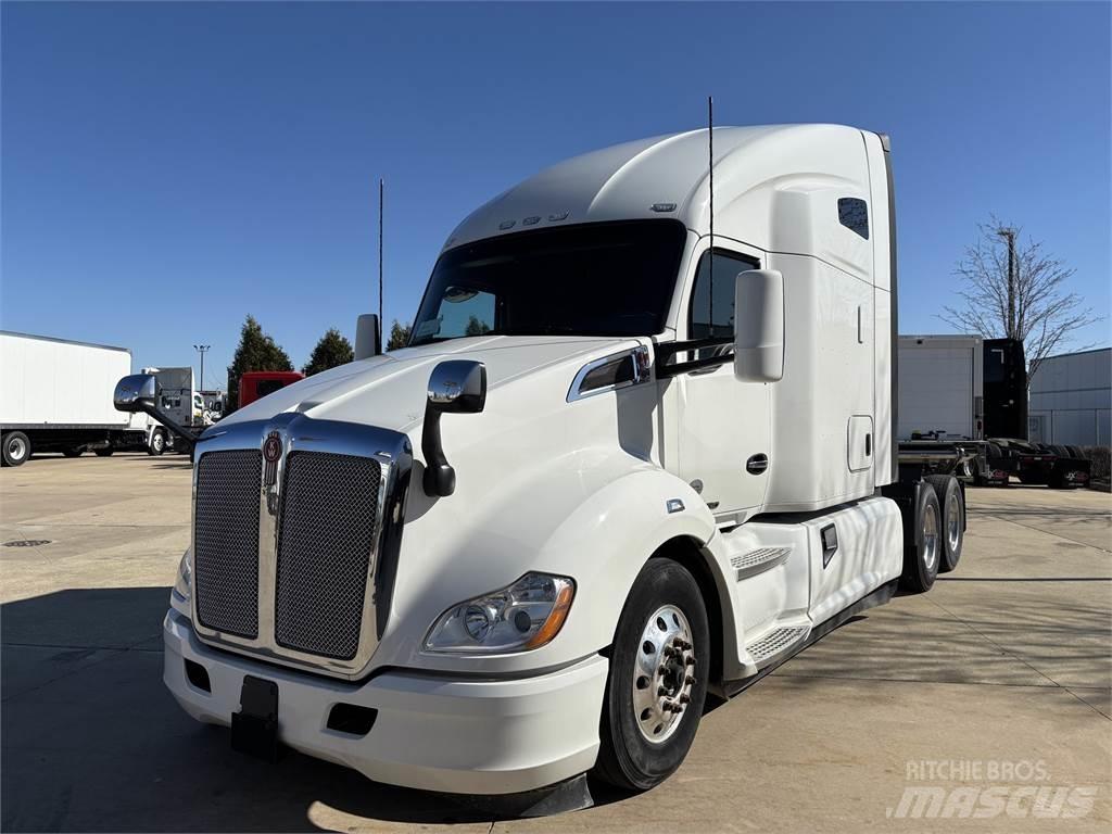 Kenworth T680 Vetopöytäautot