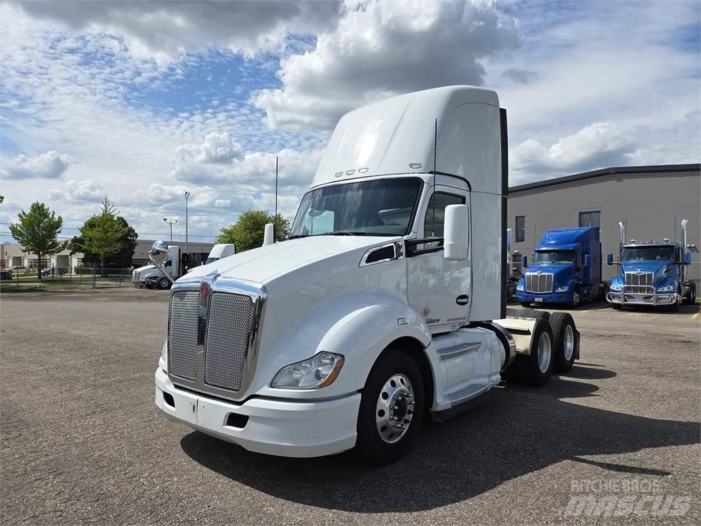 Kenworth T680 Vetopöytäautot