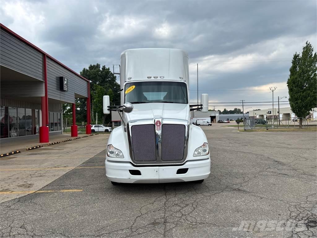Kenworth T680 Vetopöytäautot