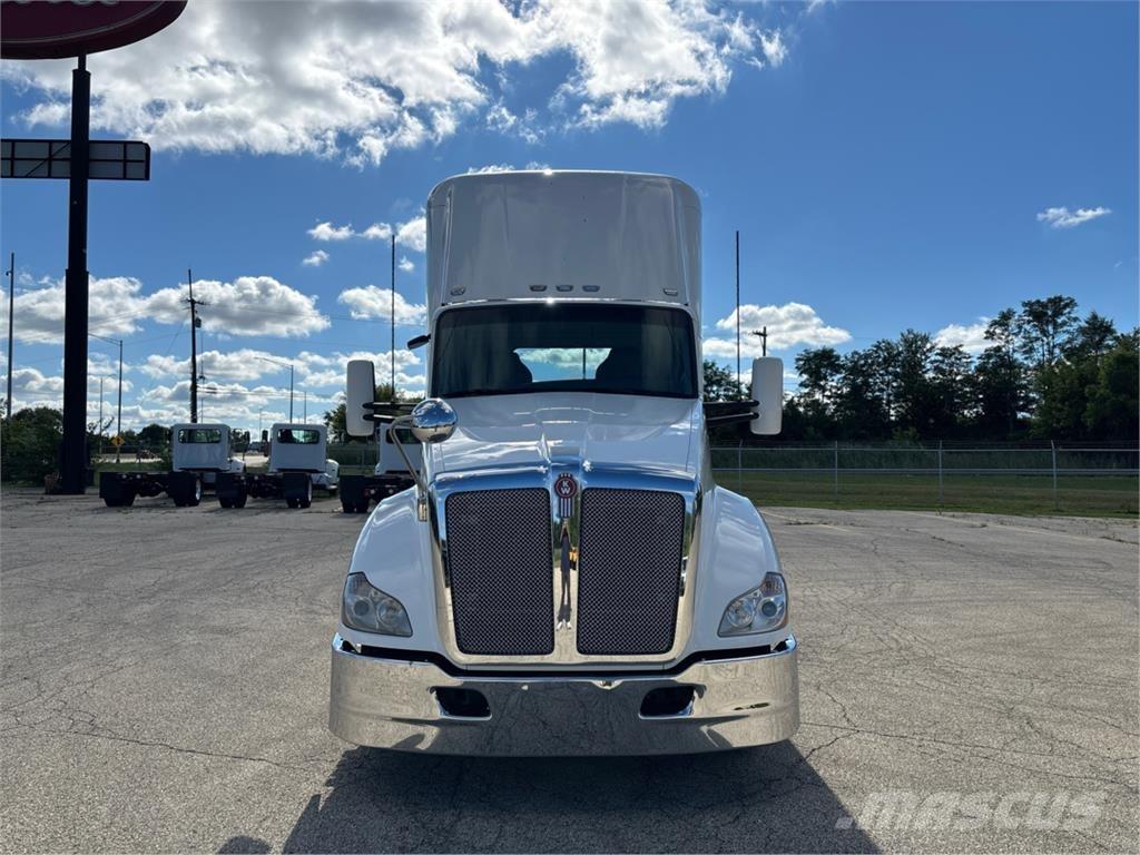 Kenworth T680 Vetopöytäautot