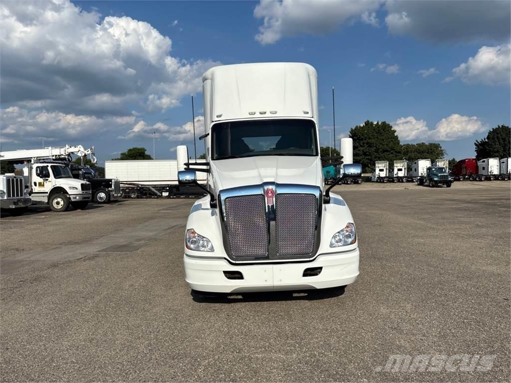 Kenworth T680 Vetopöytäautot