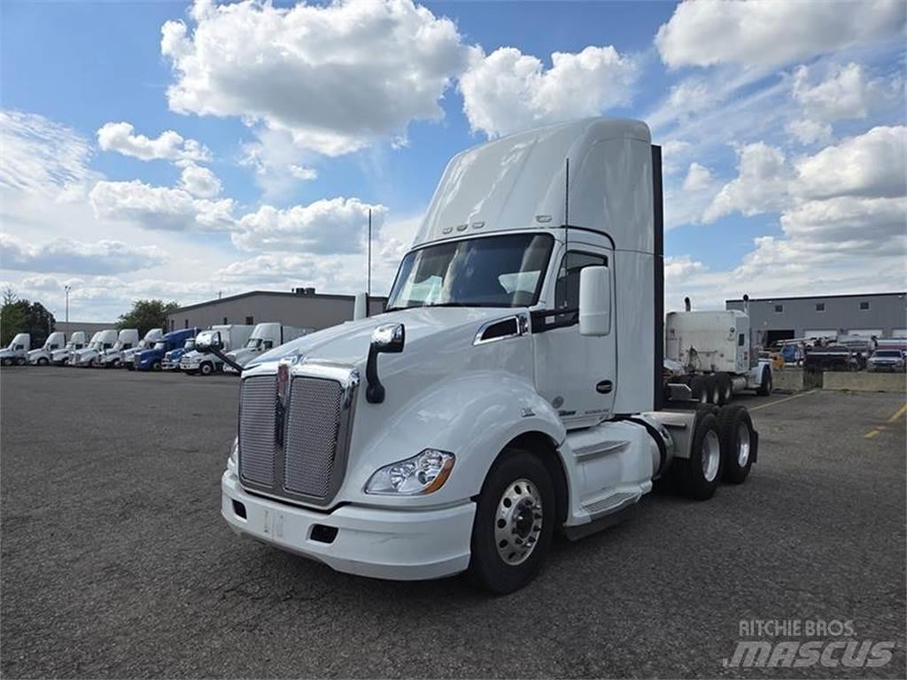 Kenworth T680 Vetopöytäautot