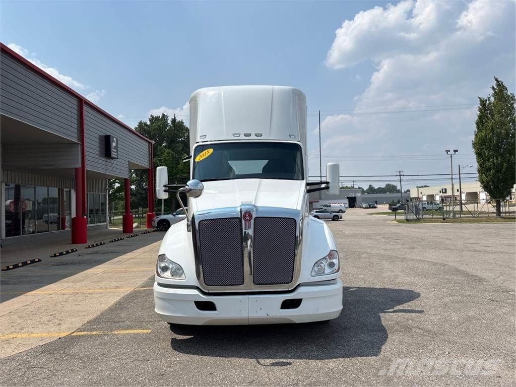 Kenworth T680 Vetopöytäautot