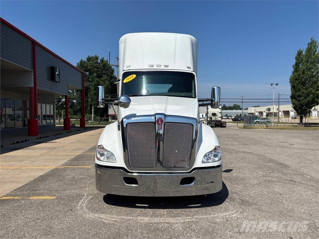 Kenworth T680 Vetopöytäautot