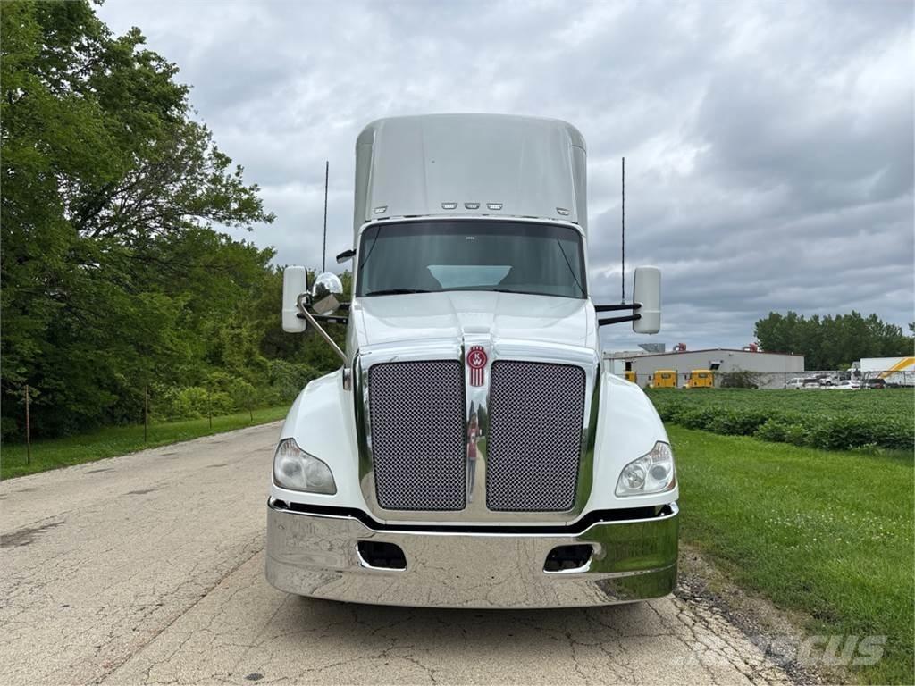 Kenworth T680 Vetopöytäautot