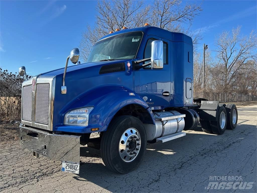 Kenworth T880 Vetopöytäautot