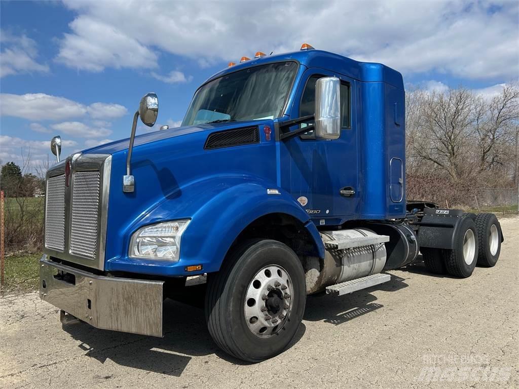 Kenworth T880 Vetopöytäautot
