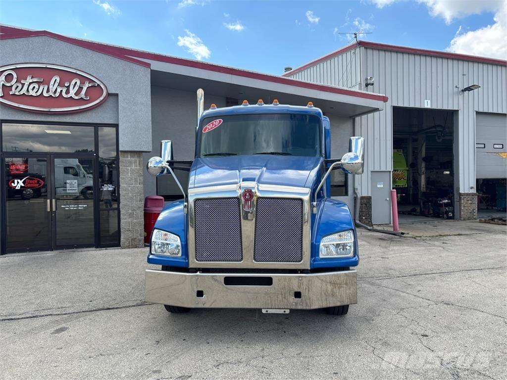 Kenworth T880 Vetopöytäautot
