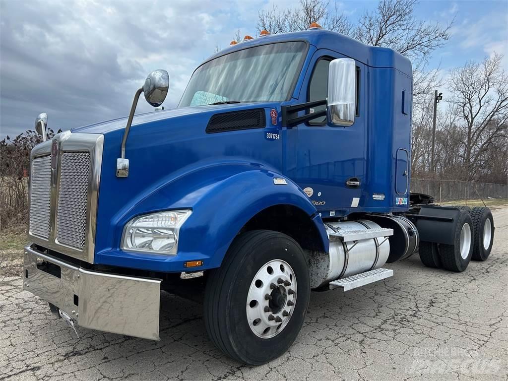 Kenworth T880 Vetopöytäautot