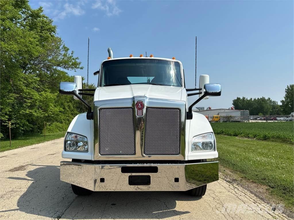 Kenworth T880 Vetopöytäautot