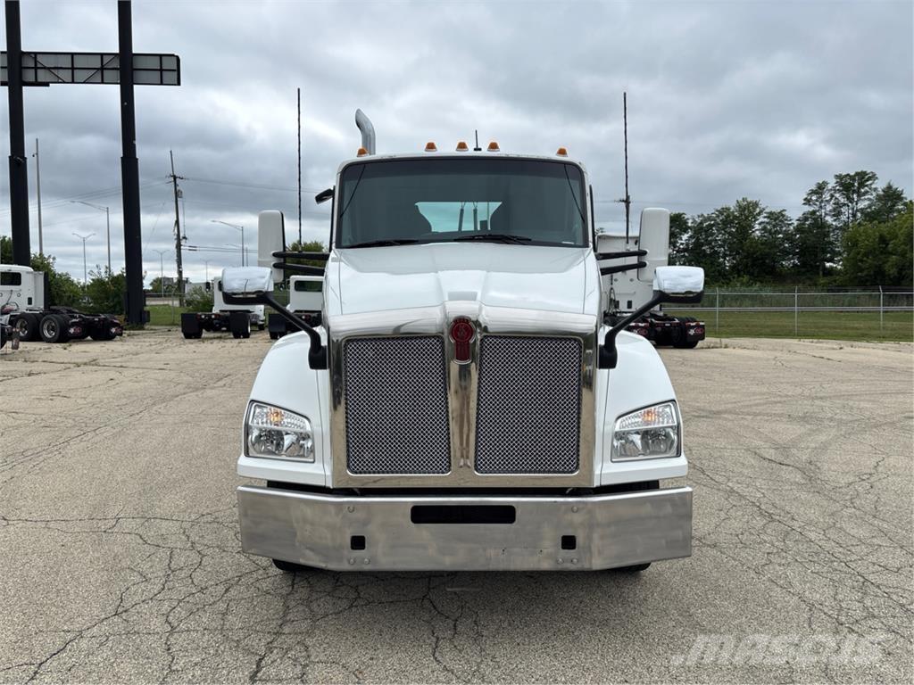 Kenworth T880 Vetopöytäautot