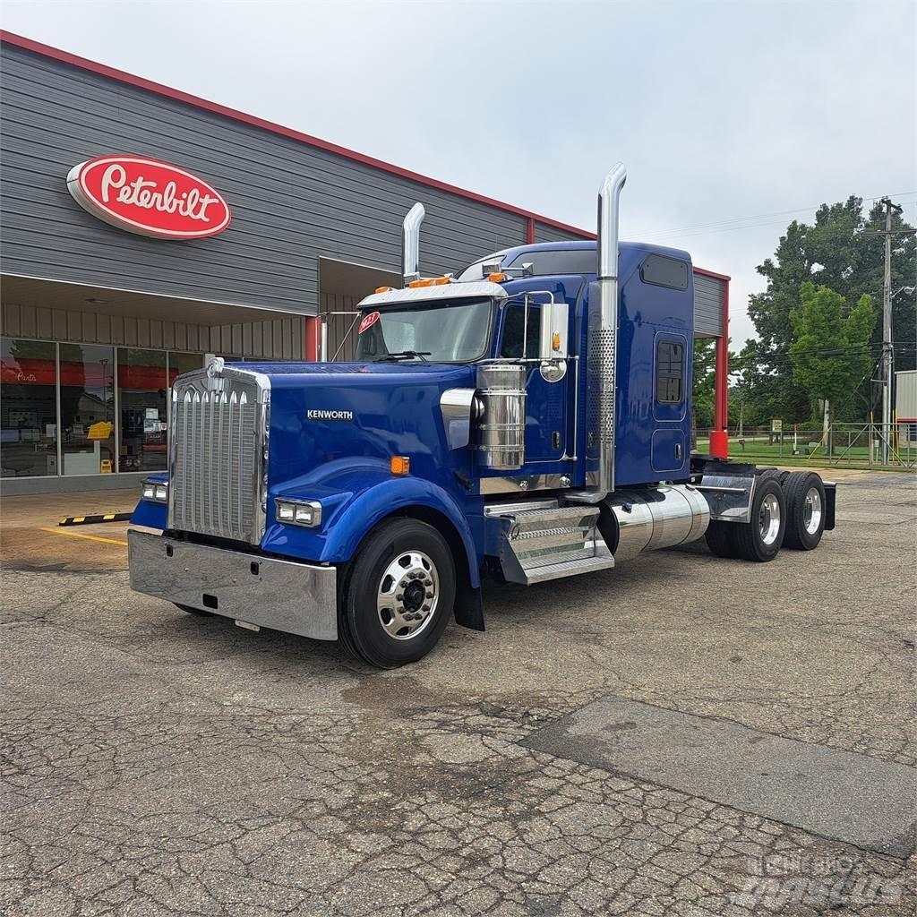 Kenworth W900 Vetopöytäautot