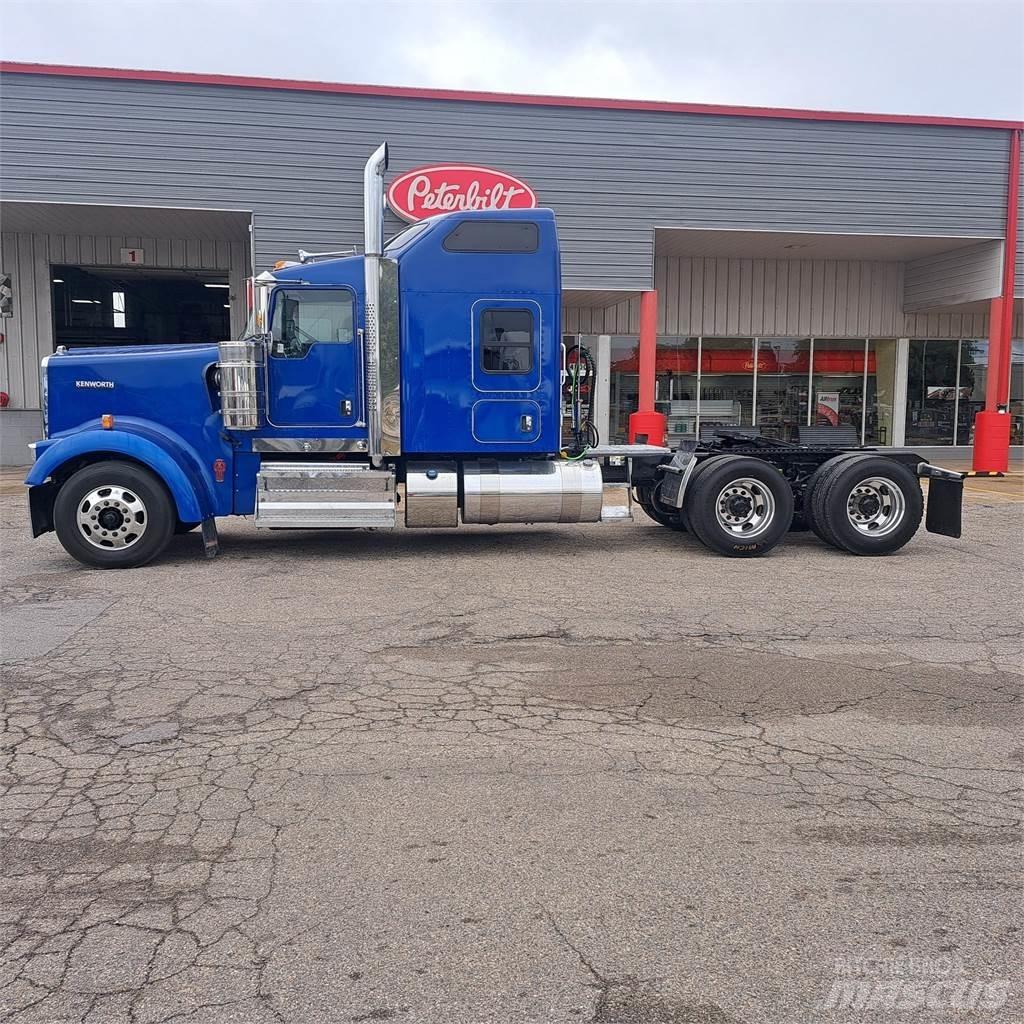 Kenworth W900 Vetopöytäautot