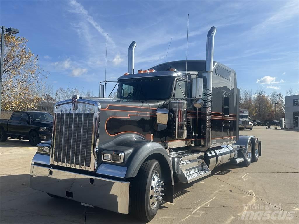 Kenworth W900 Vetopöytäautot