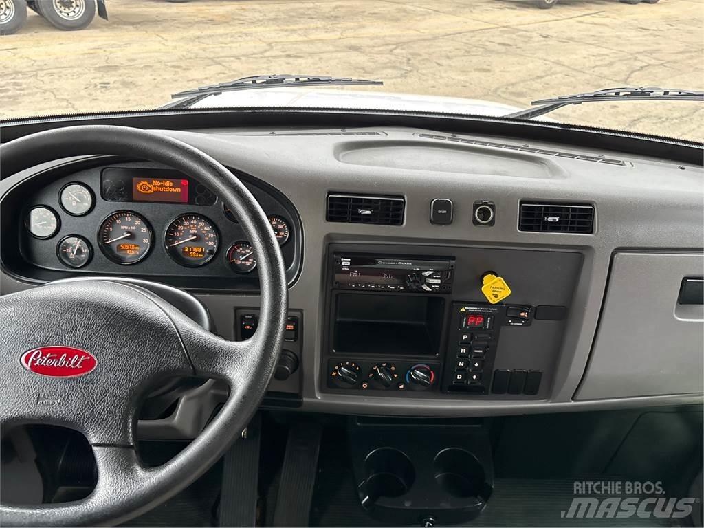 Peterbilt 337 Umpikorikuorma-autot