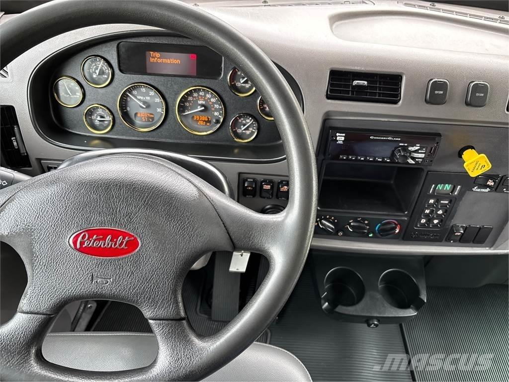 Peterbilt 348 Umpikorikuorma-autot