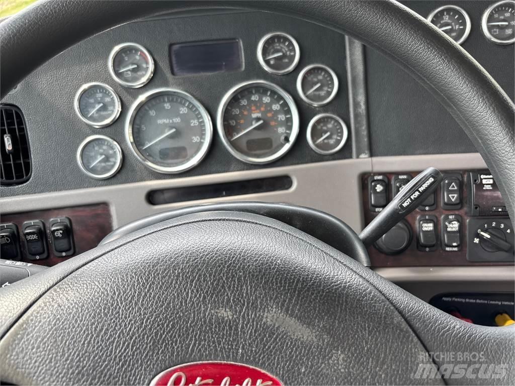 Peterbilt 389 Vetopöytäautot