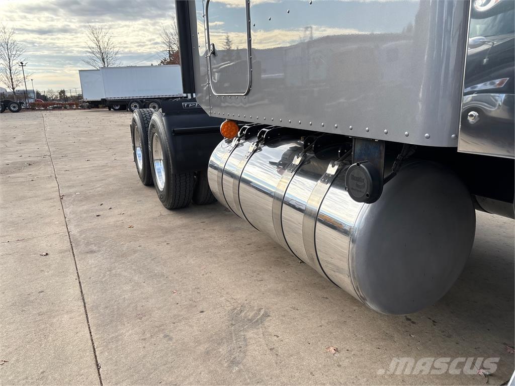 Peterbilt 389 Vetopöytäautot