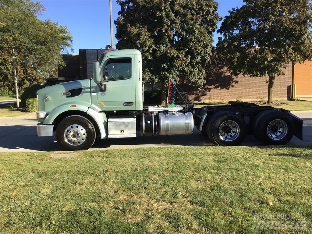 Peterbilt 567 Vetopöytäautot