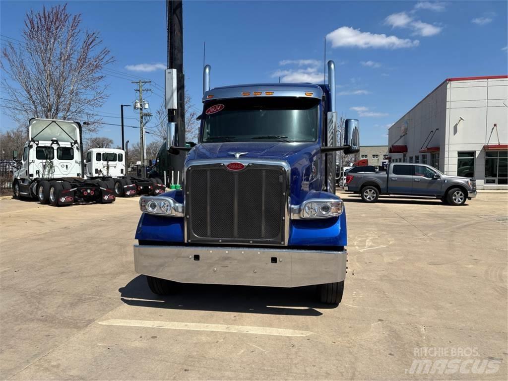 Peterbilt 567 Vetopöytäautot