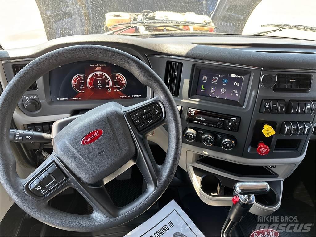 Peterbilt 567 Vetopöytäautot