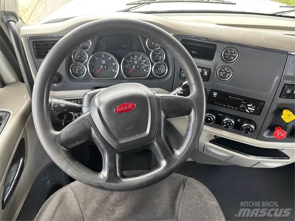 Peterbilt 567 Vetopöytäautot