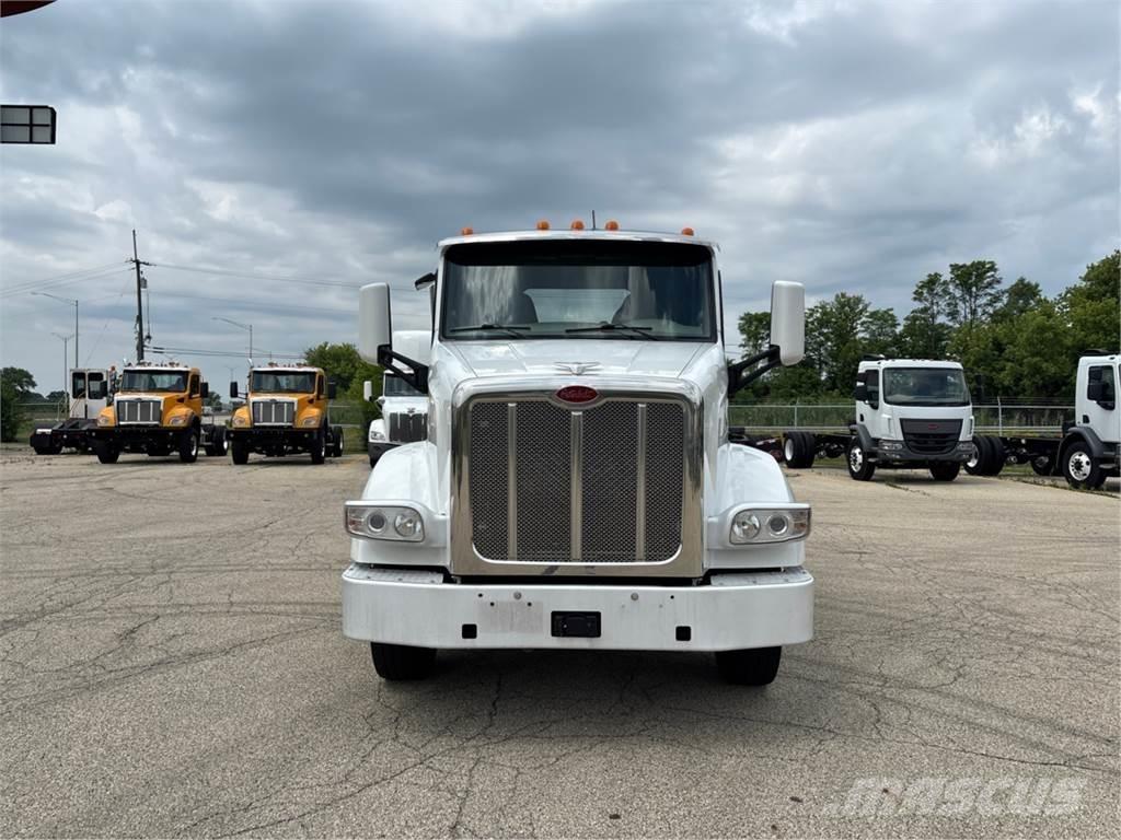 Peterbilt 567 Vetopöytäautot